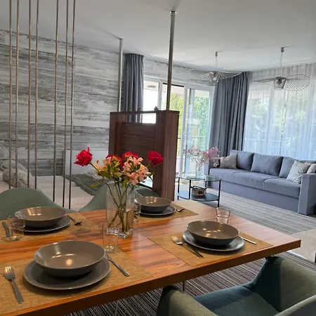 Luxury Krynica -apartamenty No 1 With Swimming Pool Krynica Morska